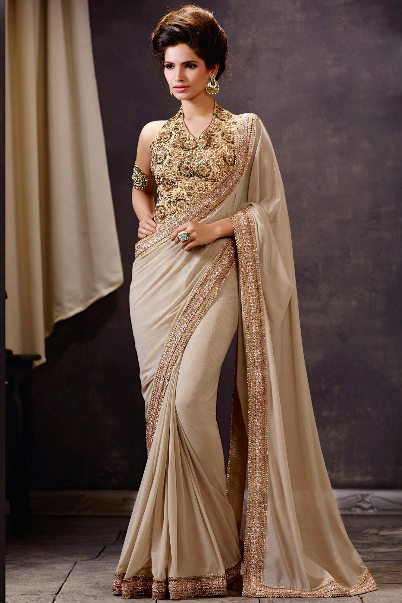 blouse combination with cream saree